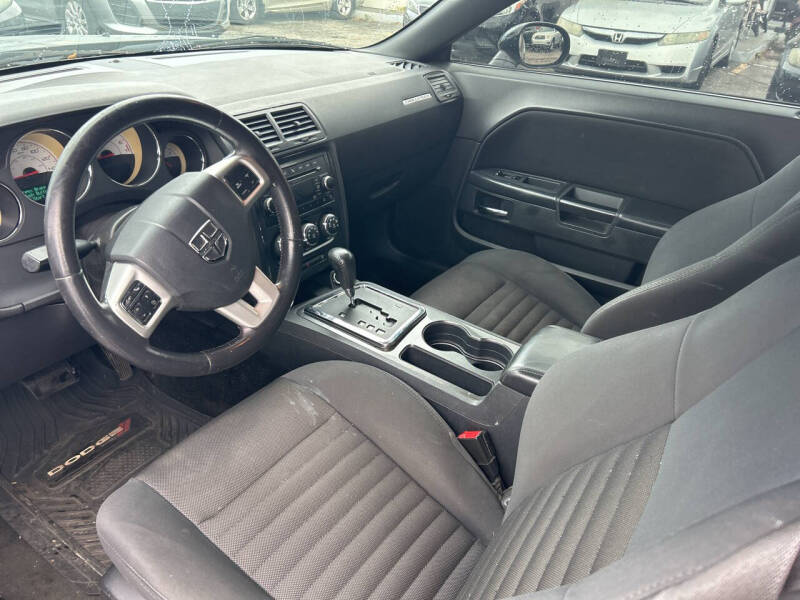 2014 Dodge Challenger SXT