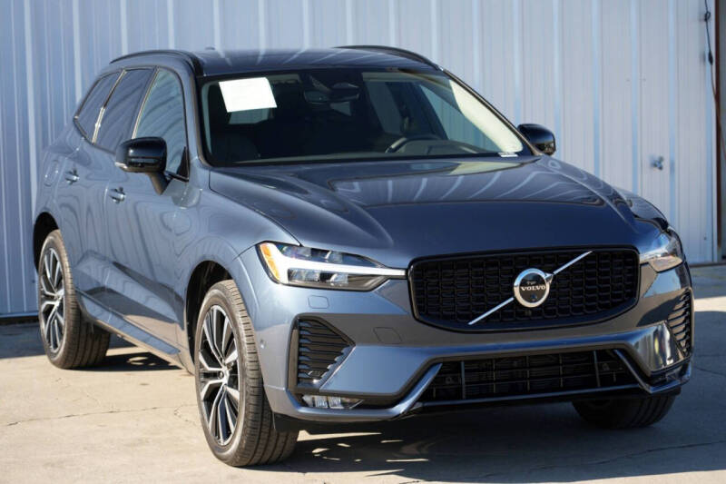 2024 Volvo XC60 B5 Plus Dark Theme