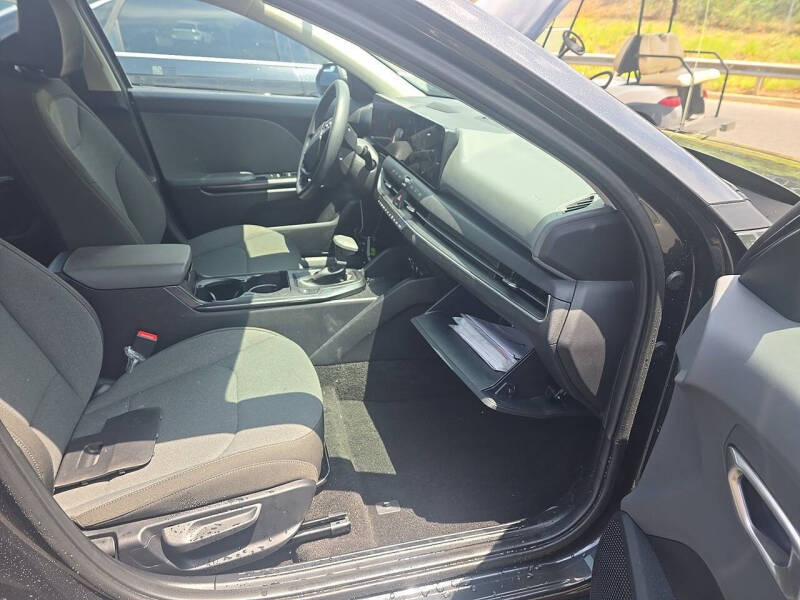 2025 Kia K4 LX