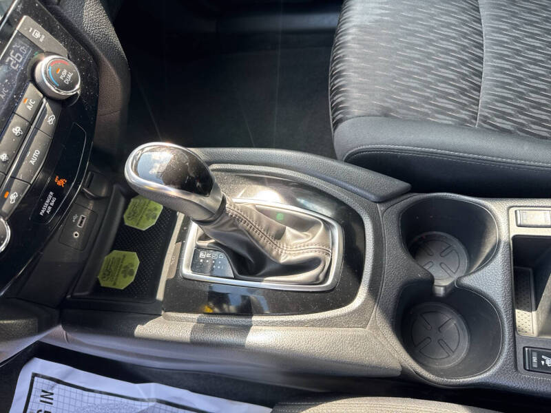 2020 Nissan Rogue SV