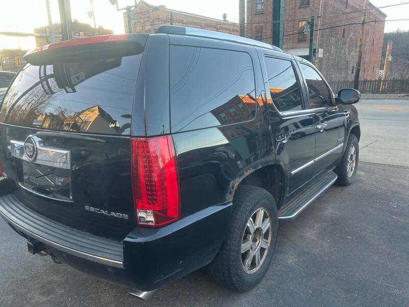 2011 Cadillac Escalade Luxury