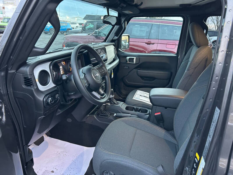 2025 Jeep Gladiator NightHawk