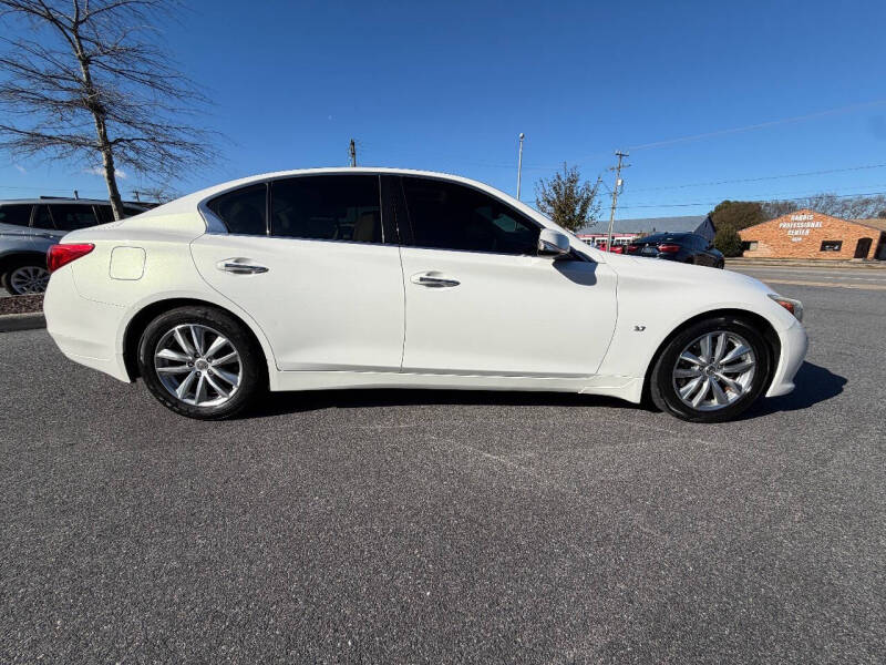 2015 Infiniti Q50 Premium