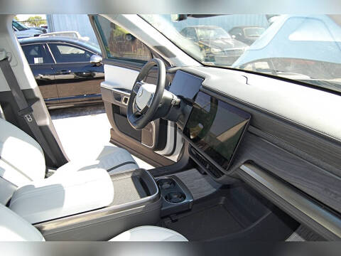 2023 Rivian R1S Adventure