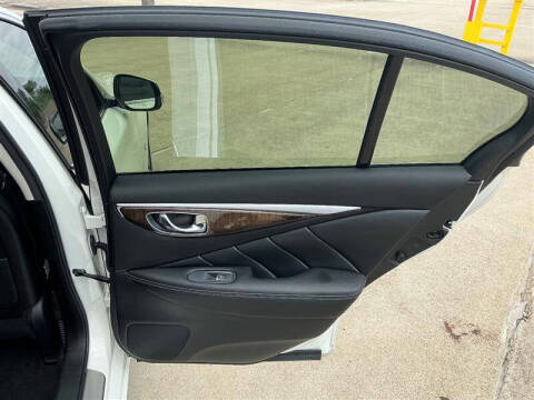 2015 Infiniti Q50