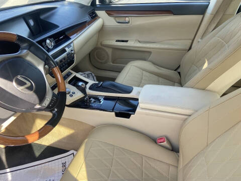 2013 Lexus ES 300h