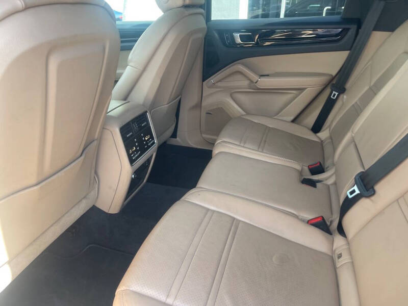 2019 Porsche Cayenne E-Hybrid