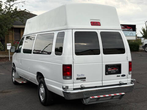 2013 Ford E-Series E-350 SD