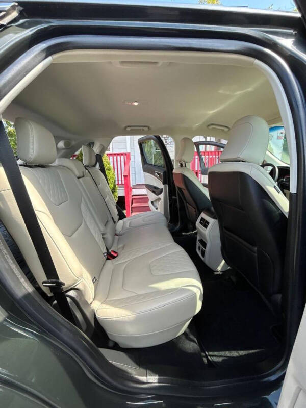 2023 Ford Edge Titanium