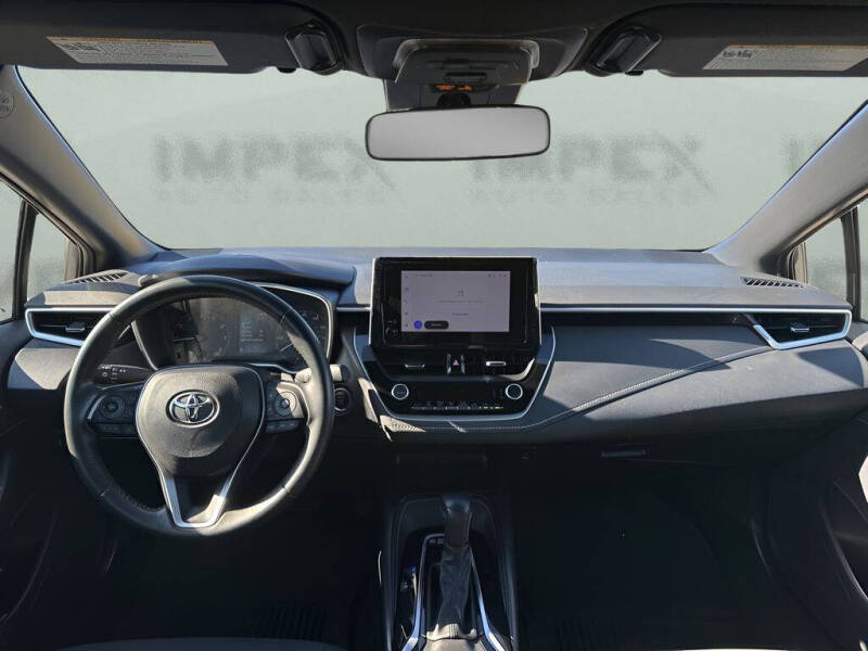 2025 Toyota Corolla Hatchback SE