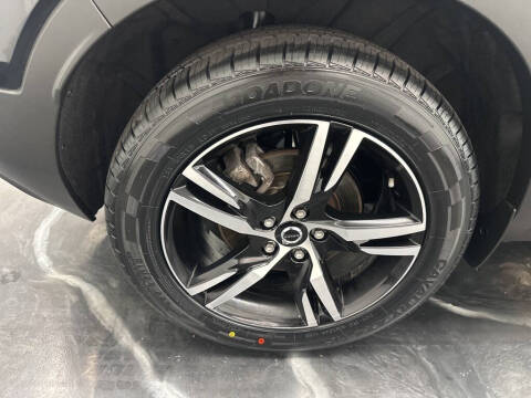 2023 Volvo XC40 B5 Core