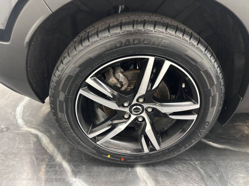 2023 Volvo XC40 B5 Core