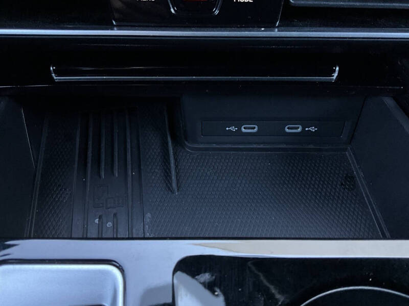 2025 Volkswagen Atlas Cross Sport SE 4Motion