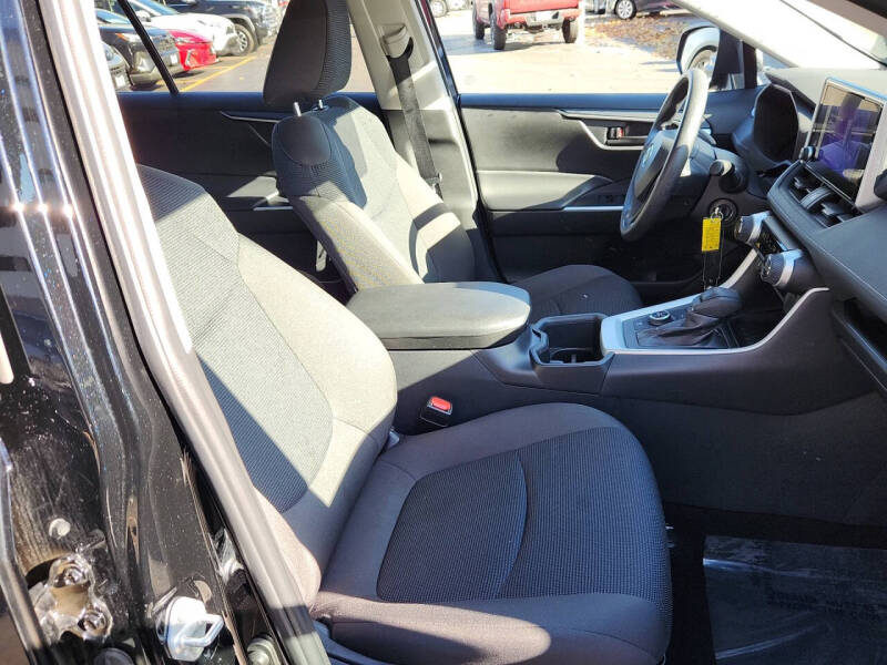 2025 Toyota RAV4 Hybrid LE