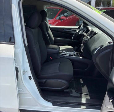 2020 Nissan Pathfinder SV