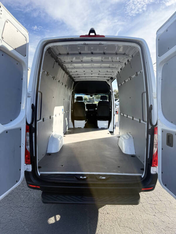 2021 Freightliner Sprinter 2500