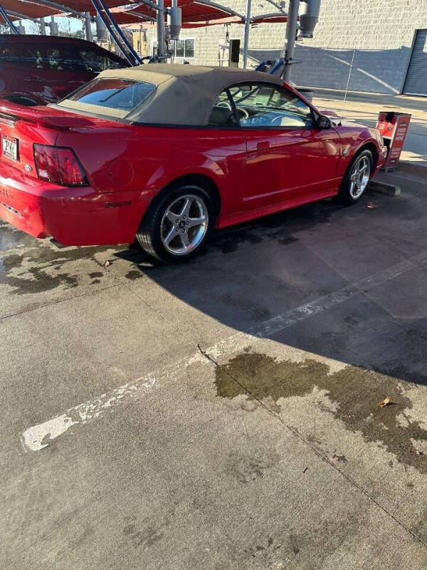2004 Ford Mustang GT Deluxe