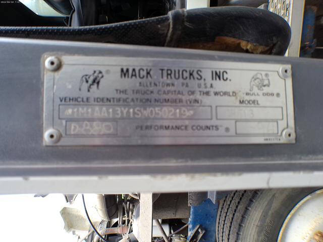 1995 Mack CH613