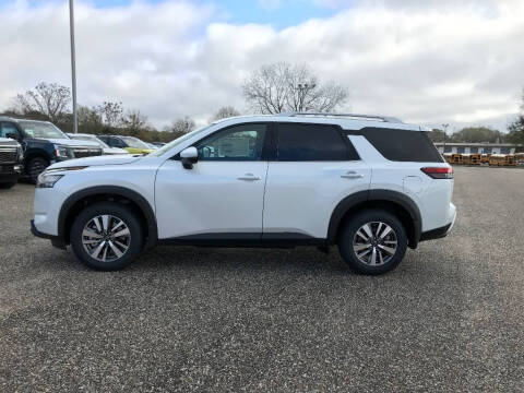 2025 Nissan Pathfinder SL