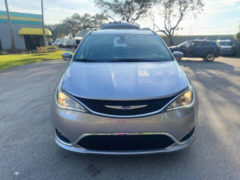 2020 Chrysler Pacifica Touring L