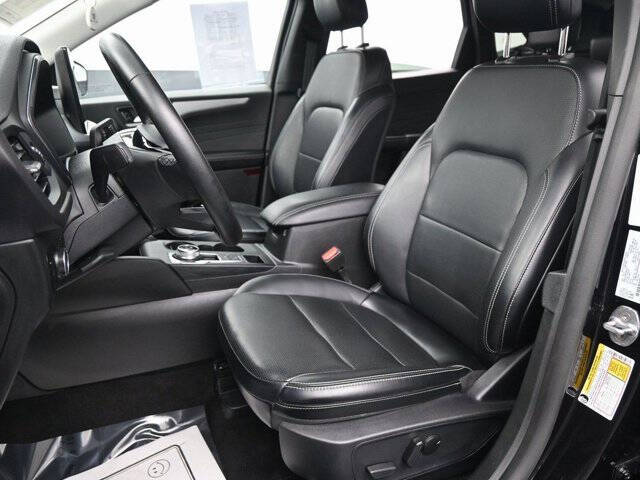 2025 Ford Escape Platinum