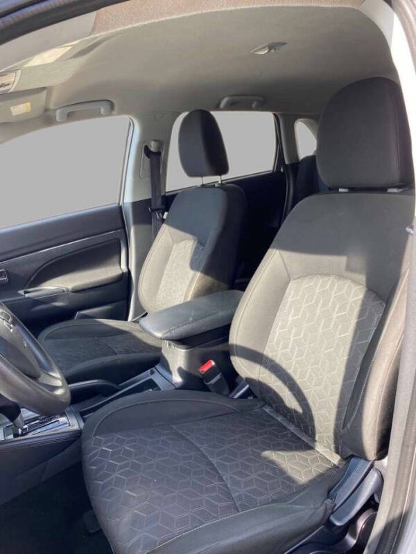 2023 Mitsubishi Outlander Sport ES