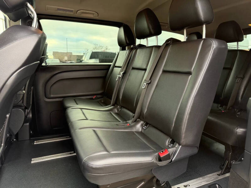 2023 Mercedes-Benz Metris Passenger