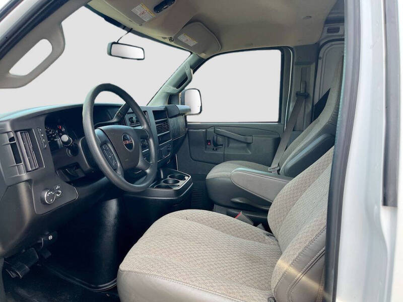 2025 GMC Savana 2500