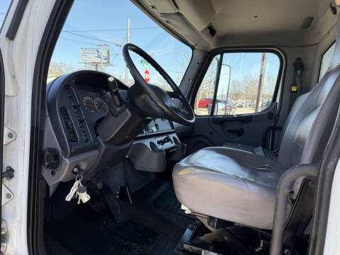 2013 Freightliner M2 106