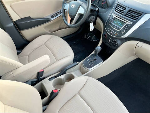 2017 Hyundai Accent SE