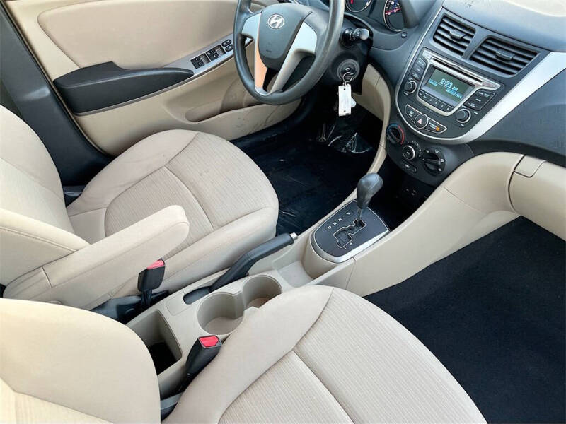 2017 Hyundai Accent SE