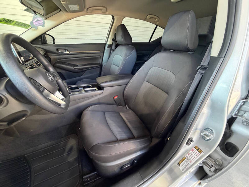 2024 Nissan Altima 2.5 SV