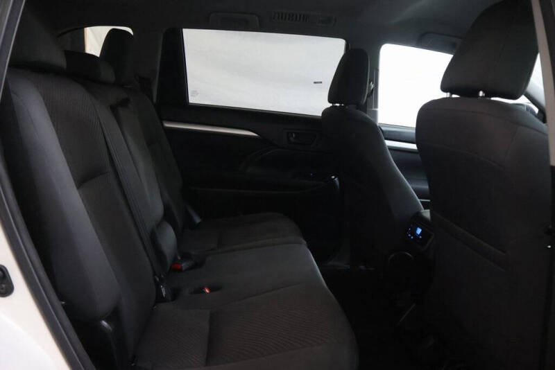 2017 Toyota Highlander LE