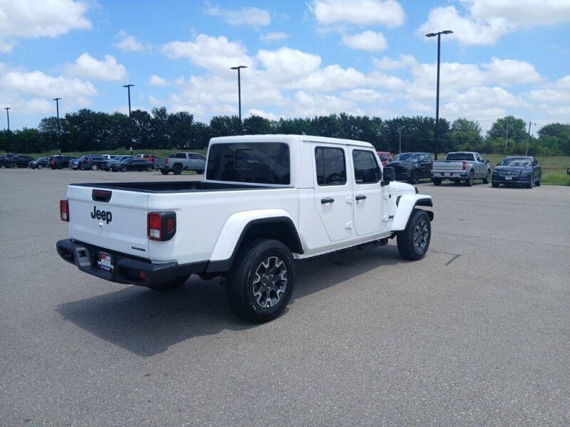 2026 Jeep Gladiator Sahara