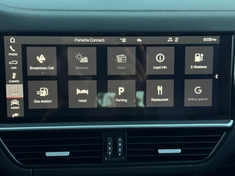 2021 Porsche Cayenne Turbo S E-Hybrid Coupe