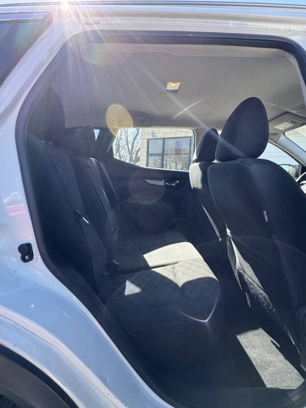 2017 Nissan Rogue Sport SV