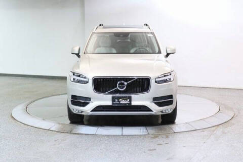 2016 Volvo XC90 T6 Momentum