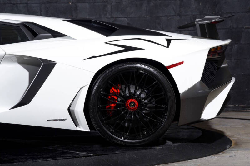 2016 Lamborghini Aventador LP 750-4 SV