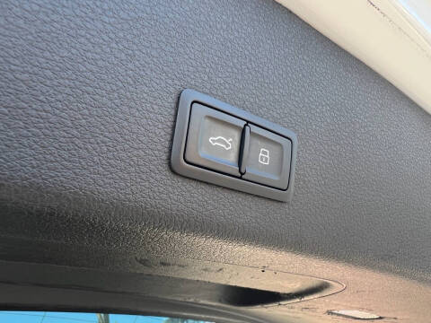 2021 Audi e-tron quattro Premium