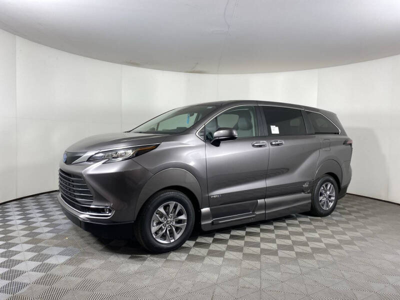 2021 Toyota Sienna XLE photo 27