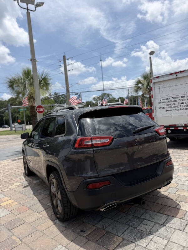 2017 Jeep Cherokee Latitude