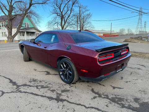 2021 Dodge Challenger SXT