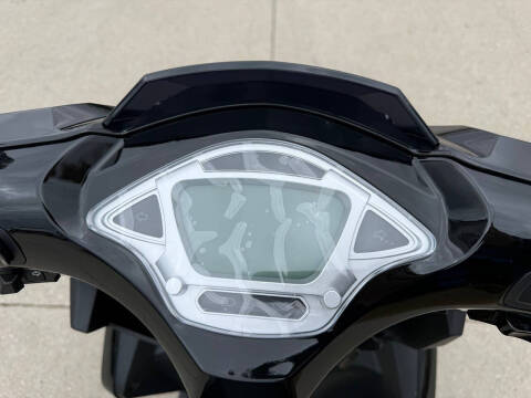 2025 Wolf V12 200i