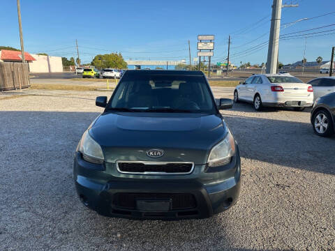2011 Kia Soul +