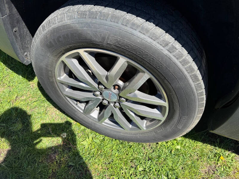2017 GMC Acadia SLE-2