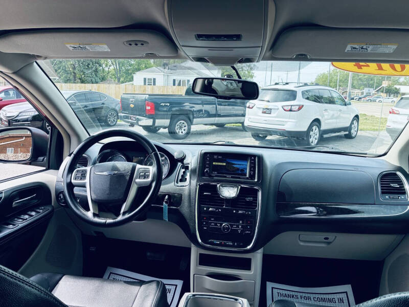 2014 Chrysler Town and Country Touring