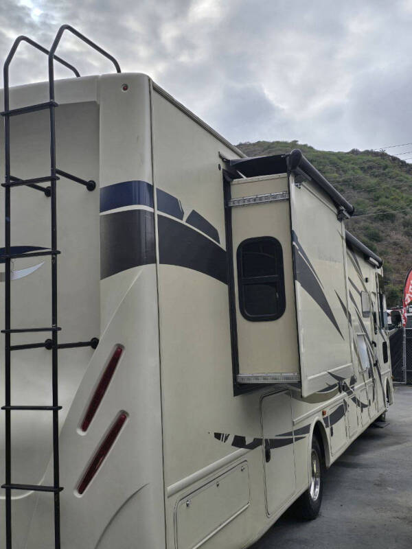 2017 Thor Motor Coach Windsport