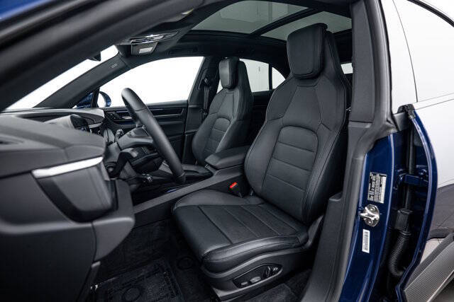 2025 Porsche Macan 4 Electric