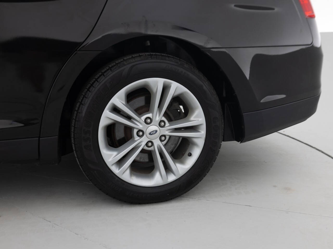 Used Car 2014 Ford Taurus  Sel Awd 4dr Sedan For Sale Under $10,000 In Coal City, Illinois