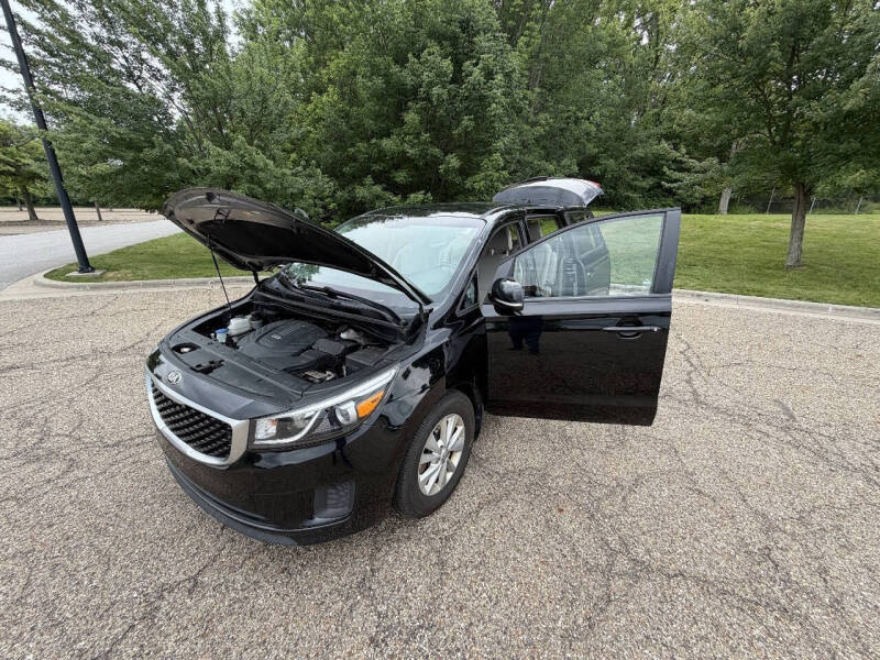 2016 Kia Sedona L